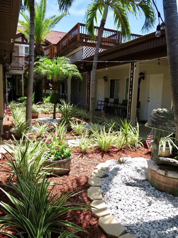 Palm Crest Resort Motel St. Pete Beach Exterior photo